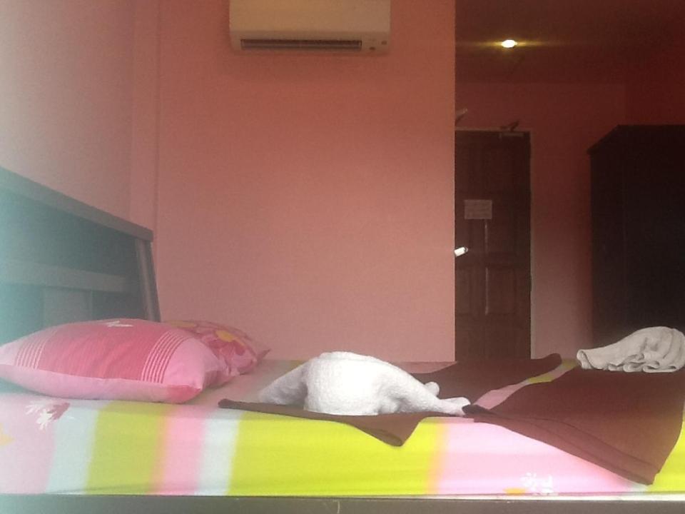พีช เกสเฮ้าส์ Hotel หาดริ้น ห้อง รูปภาพ